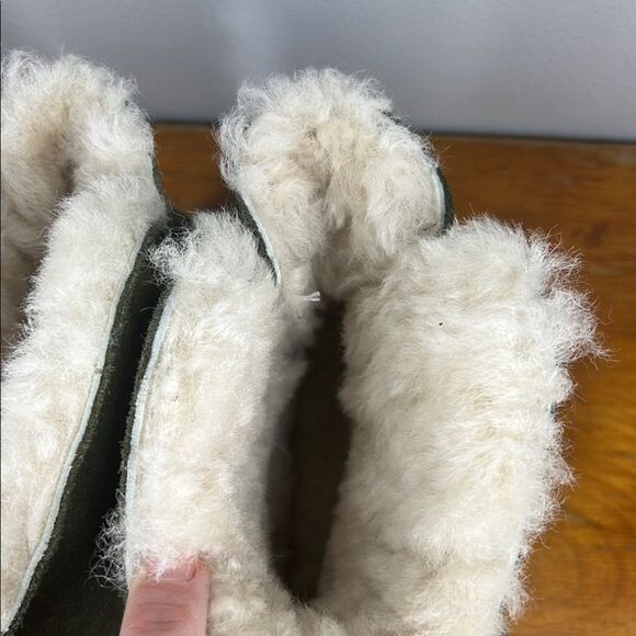 Kookaburra by Ugg Cozy Green Suede Ankle Boots with Fur Lining - Picture 4 of 9